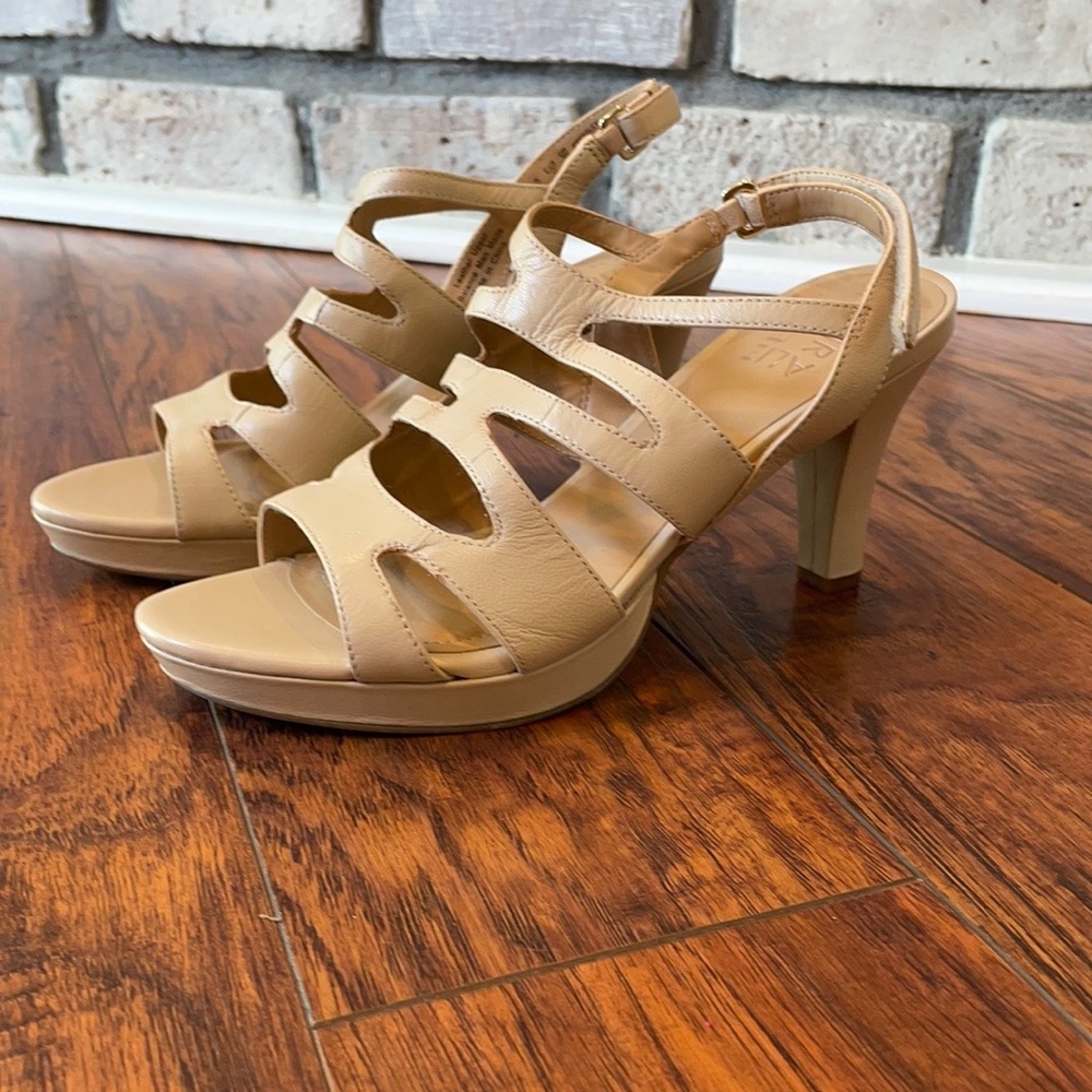 Naturalizer Pressley Platform Dress Sandal 7W